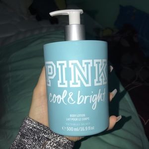 🚨VS Pink lotion🚨